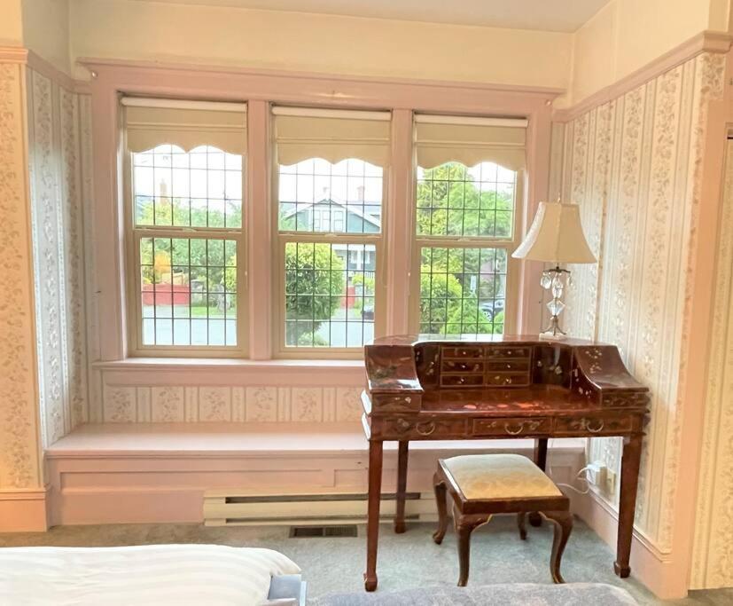 Parlor Suite In Heritage Manor, Fairfield, Near Dt ビクトリア エクステリア 写真