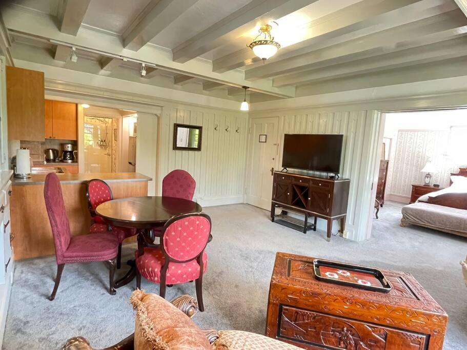 Parlor Suite In Heritage Manor, Fairfield, Near Dt ビクトリア エクステリア 写真