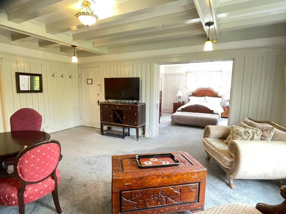 Parlor Suite In Heritage Manor, Fairfield, Near Dt ビクトリア エクステリア 写真